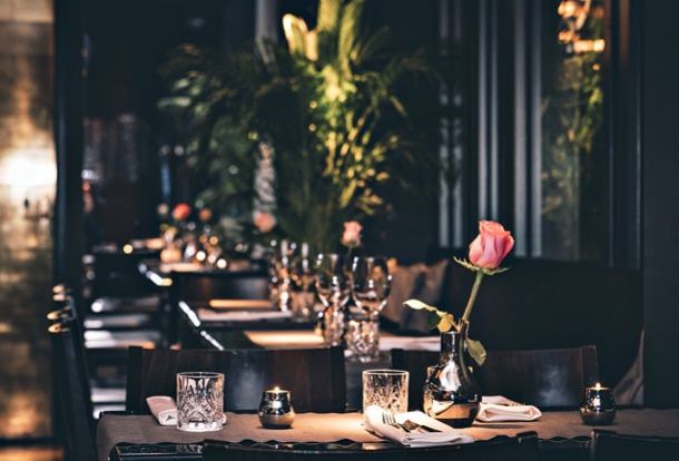 Eingedeckte Tische Lehel Bar München